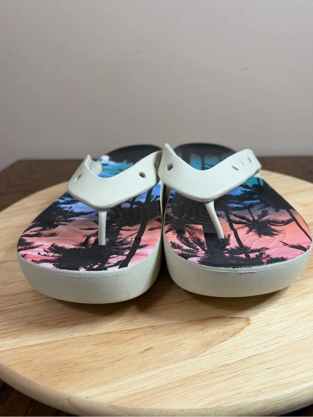 Crocs women’s Platform Retro Resort Platform sandals